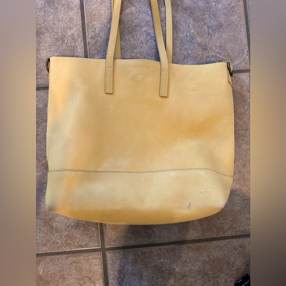 Able Mamuye tote
